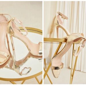 Shiny Clover Strap Heeled Sandal Gold(UK size 8/ US size 10) Brand new